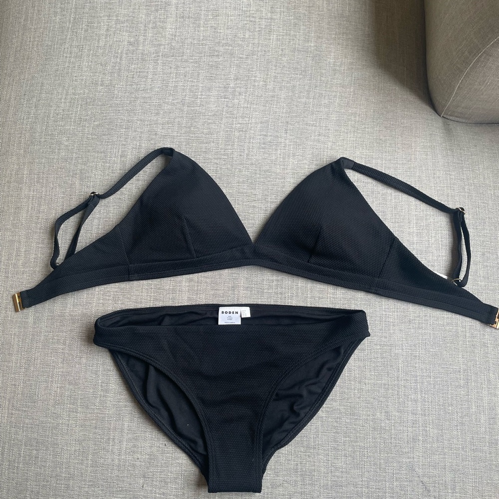 NWOT Boden Black Textured Triangle Bikini Set Medium Top/ Small Bottom